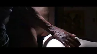 Dziewczyna jest bardzo podekscytowany, szarpiąc jej cipki cipki filmy erotyczne przed kamerą