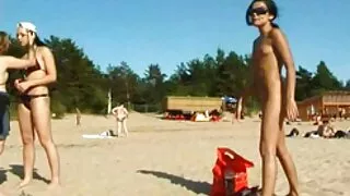 Pożądliwe Brunetka przyszła do łóżka mokra cipka xxx do faceta do Ruchania