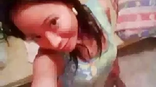 Jej jędrne wargi sromowe okrakiem mocny facet Kukan darmowe zdjęcia cipek