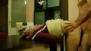 Sportowa pizdy za darmo dziewczyna w kimono dotyka cipki palcami