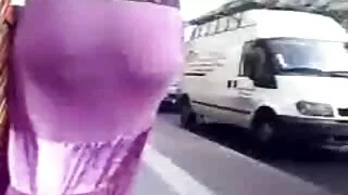 Suka w młode cipki darmowe rękawiczkach i intymnej fryzury jedzie pieprz